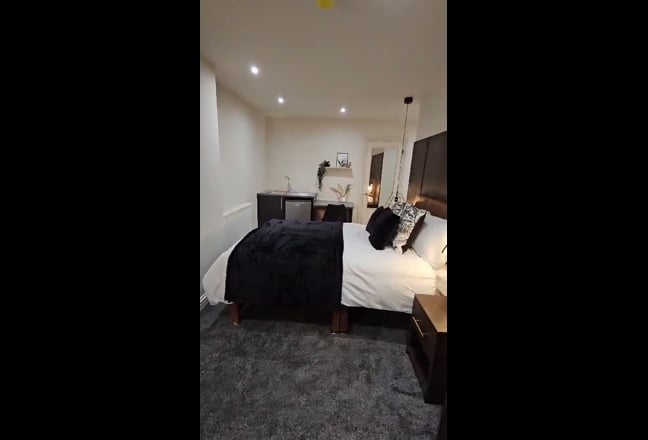 Luxury Double Room | Strood | Bills Inc 13b Main Photo