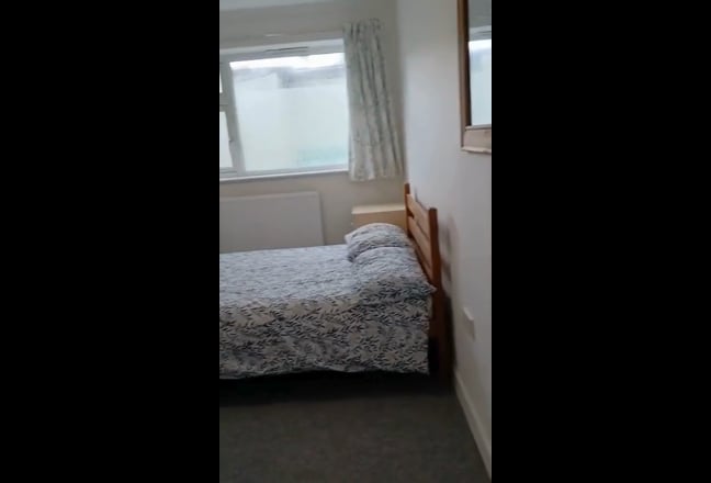  No bills! Self-Contained 2 Bed Flat. Own Entrance Main Photo