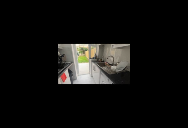1 En-suites available and 1 single Room Main Photo