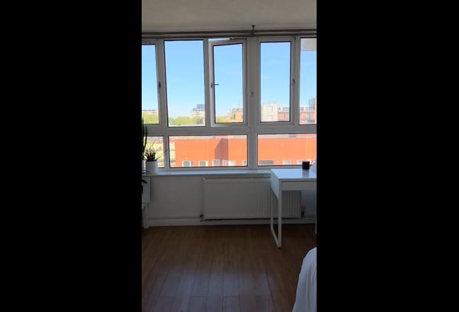 Big Bright double room in lovely flatshare Main Photo