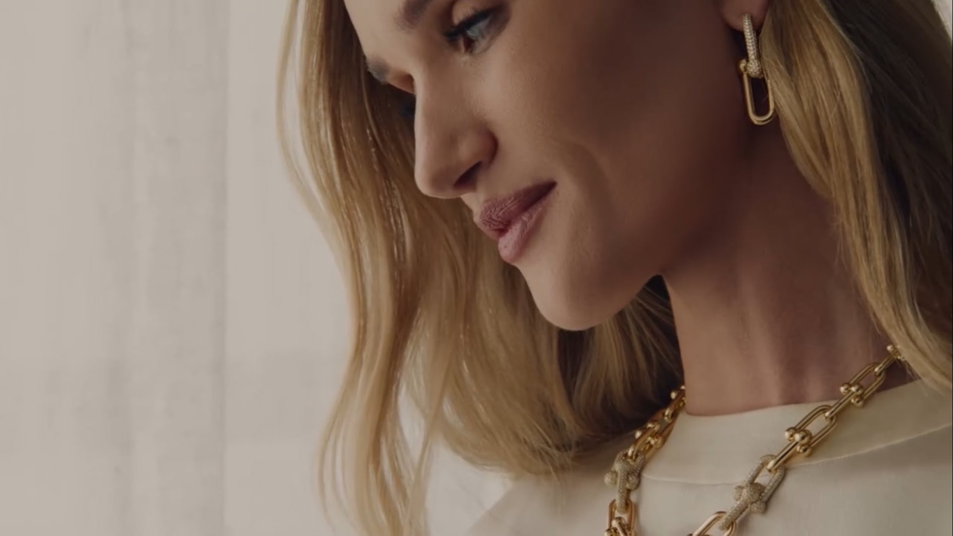 Tiffany & Co. brought to life the bonds between generations and the strength of a mother’s love