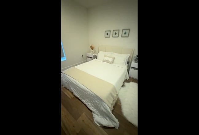 Room for rent w/own bathroom Main Photo