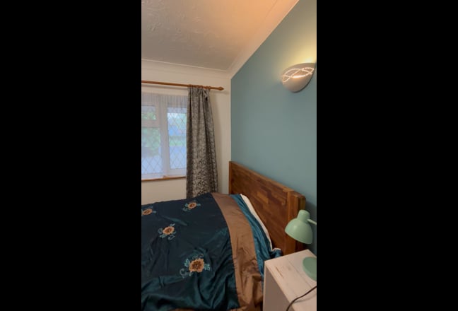 Comfortable room in spacious, calm home near UEA Main Photo