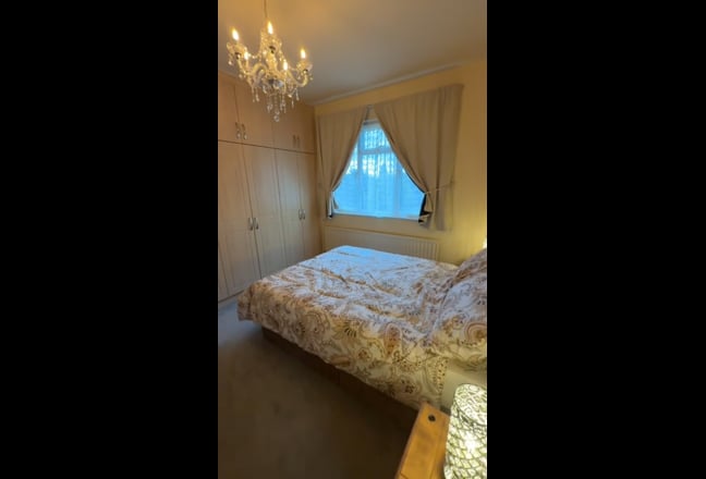 Great double rooms in a family home. Main Photo