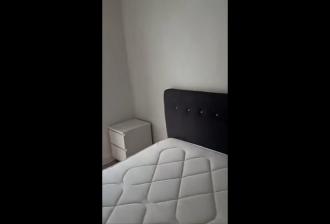 Room with en-suite for rent  Main Photo