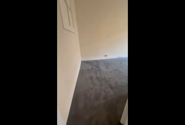 1 double room in renewed flat G31  Main Photo