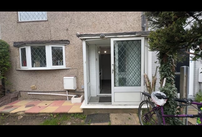 5 Bed End of Terrace House in Hatfield Main Photo