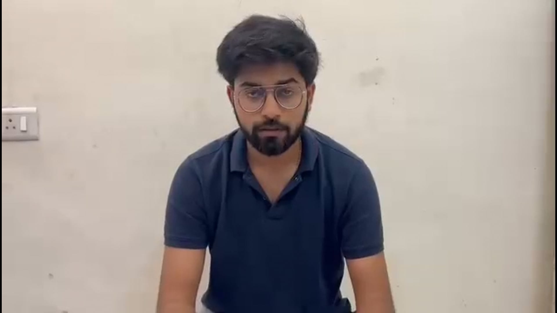 नीतू सिंह के बेटे द्वारा मीडिया में बयान देकर सांसद पर लगे आरोपों को फर्जी बताने