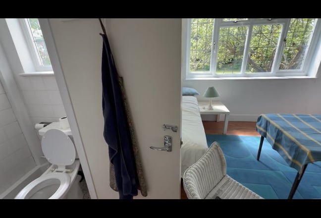 Self contained flat with separate entrance  Main Photo