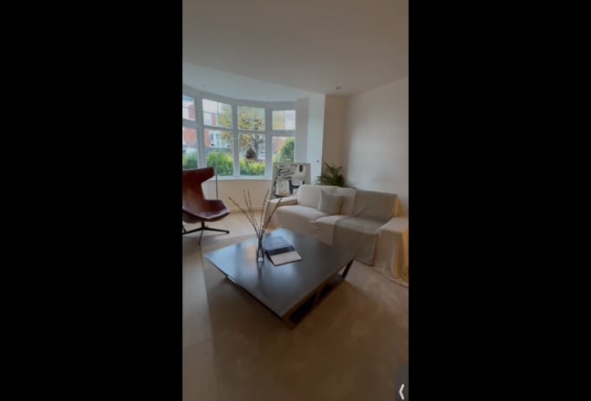 Available Now Modern Ensuite in Muswell Hil  Main Photo