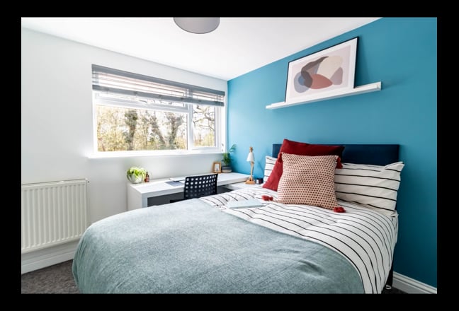 Beautiful Double Room, great for working from home Main Photo