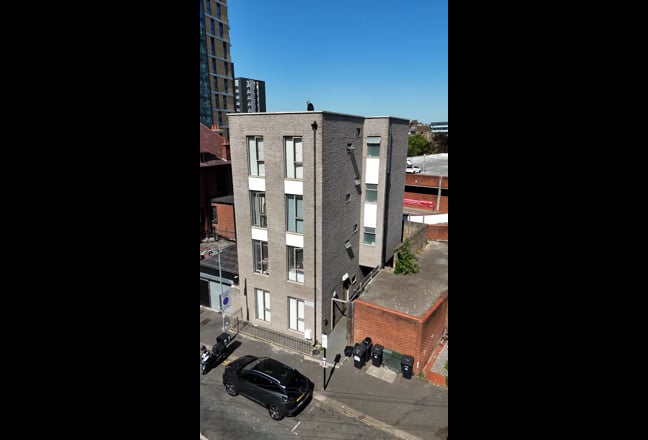 Modern en-suite room in Ilford Town Centre Main Photo