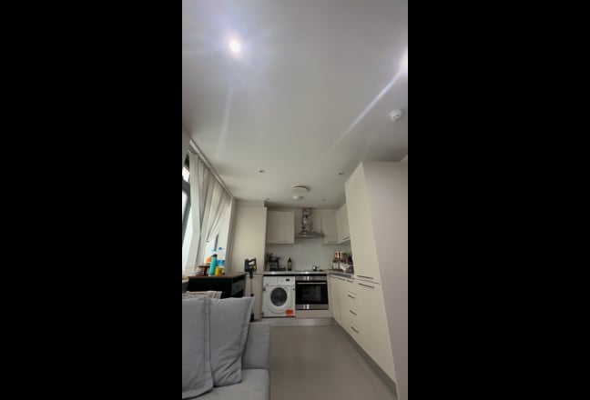 Modern Double Room in New North London Flat Main Photo