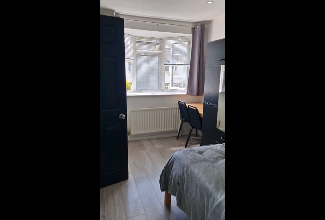 Studio  Apartment Room Modern House - Bills Incl Main Photo
