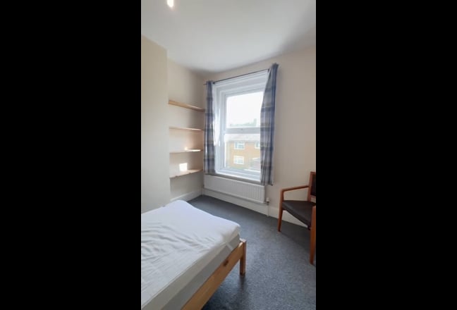4 bed house SO14  Main Photo