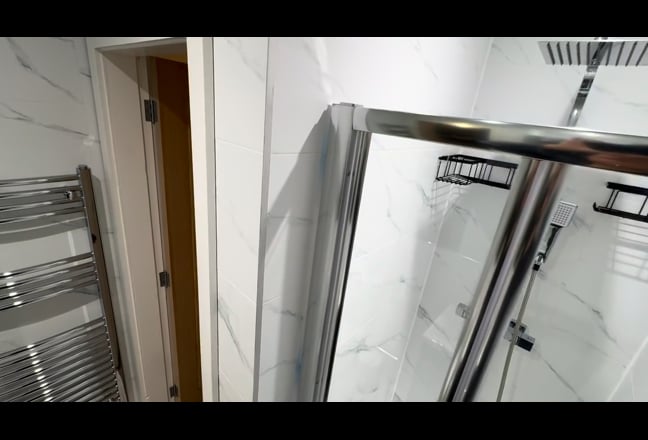 Premium Double En-Suite Room to Let Main Photo