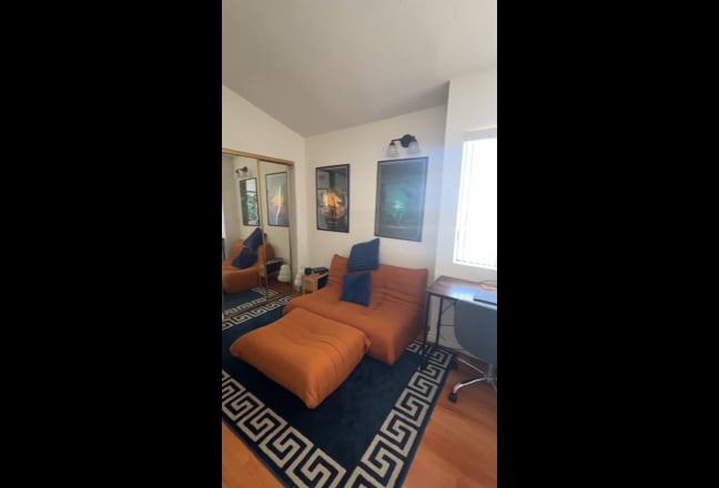 Private room & bath available in 3bd Apartment Main Photo
