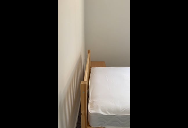Lovely Large Double, Includes Bills, near Hospital Main Photo