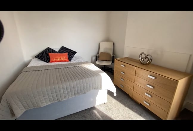 Multiple rooms available to rent in DN4. Main Photo