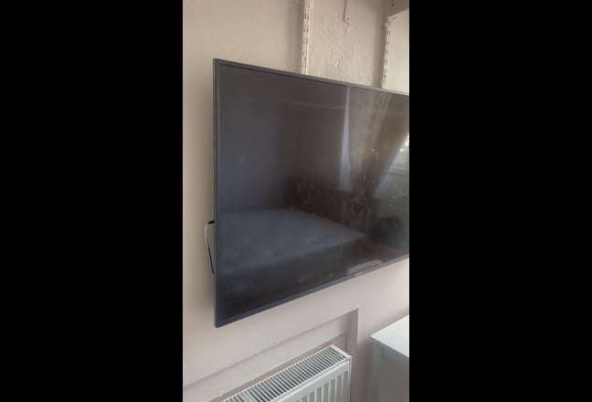 Battersea Park Super Location. Large Room Main Photo
