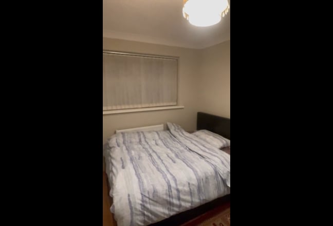 Double Room in 3-Bed Detached House  Main Photo