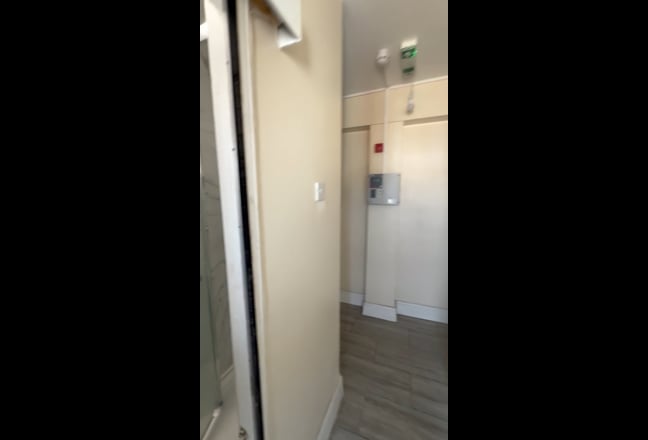 Room in Camberwell Main Photo