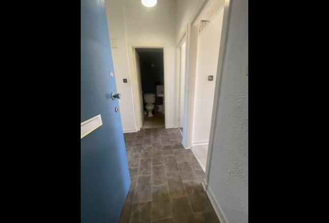 Bright 2-Bedroom Flat in Glasgow’s West End Main Photo