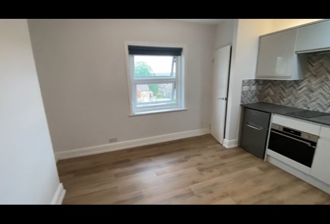 2nd Floor Studio Flat - Bower Mount Road Main Photo