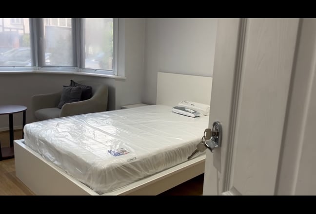 Newly Refurbished Double Room For Rent Main Photo