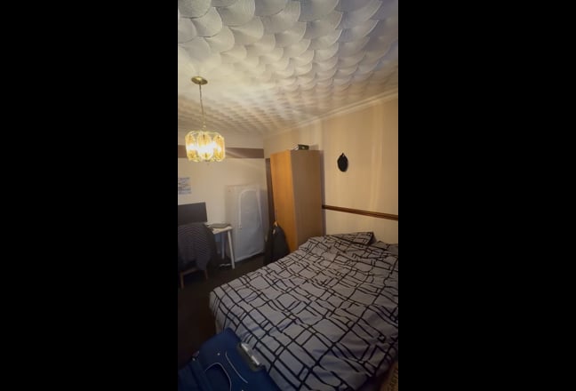 Large Double Room available in Fiton Main Photo