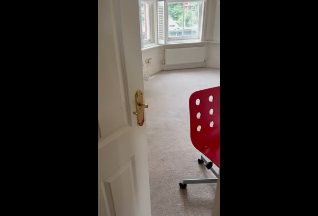 Ensuite Room near by town centre  Main Photo