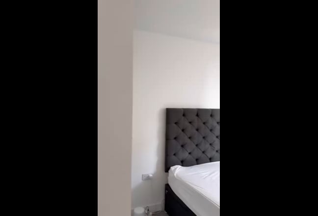 Ensuite available in a brand new building (2 year) Main Photo