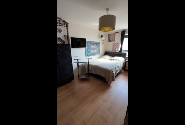 🌱Deluxe Double Bedroom in Peaceful Home - INC  Main Photo