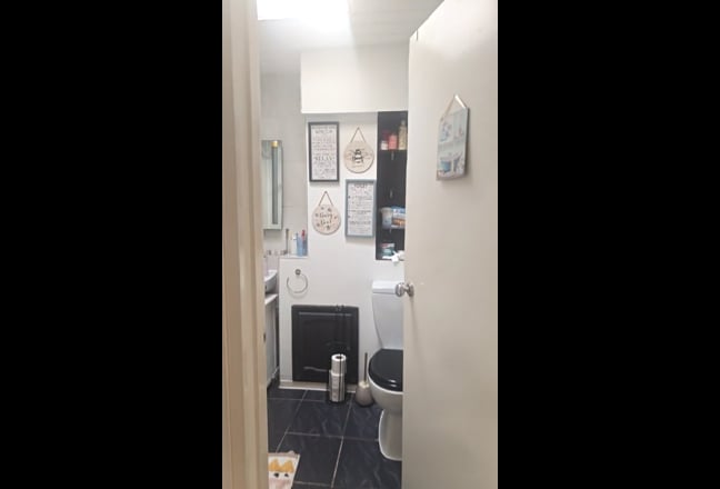 Room available in gated residence W5 3 (inc bills) Main Photo