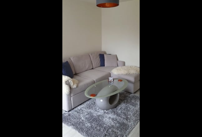 Room/House-Landlord Away for Extended Period  Main Photo