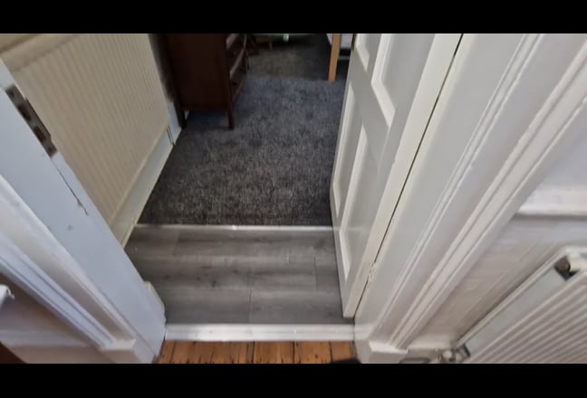 Twin Bed Studio 0.5Km from Subway,inc All Bills  Main Photo