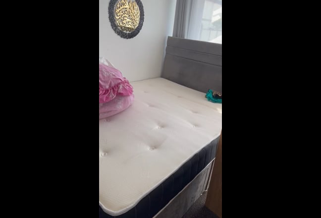 Studio Flat | Private Access | Bills included Main Photo