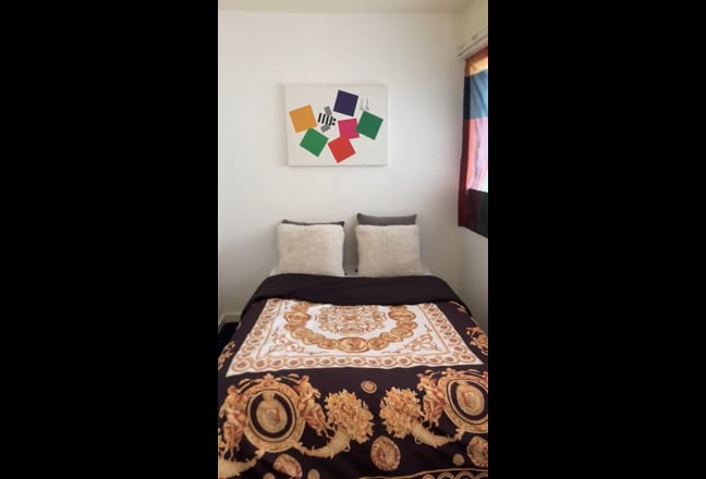 Luxury Room in a Modern Flat  Main Photo