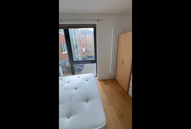 Nice Ensuit Double with living room（Bill Included) Main Photo