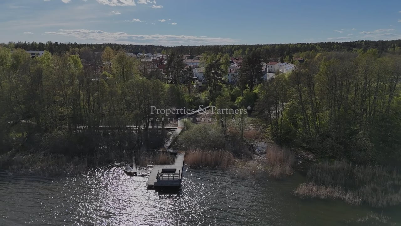 5 rum Villa på Doppingvägen 2 Ullna Strand Täby kommun - video