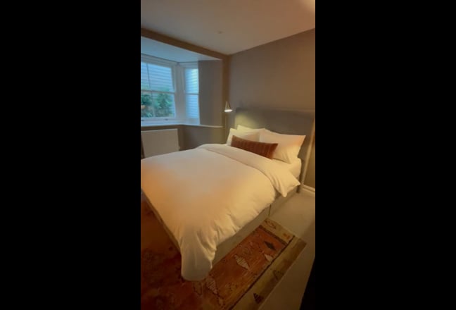 Luxury Large BedR Private Bath Room Kensal Green Main Photo