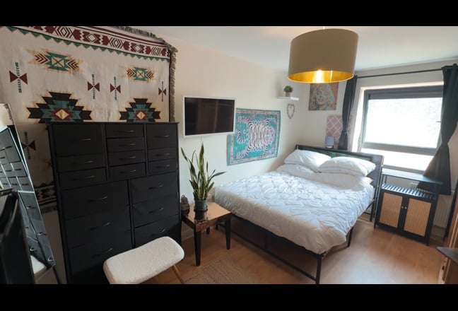 🌱Deluxe Double Bedroom in Peaceful Home - INC  Main Photo