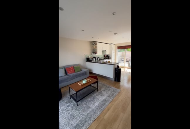 Gorgeous Balham Flat - Flexible move date!  Main Photo
