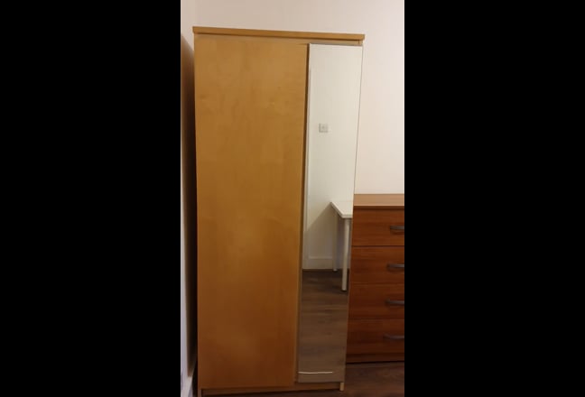 2 rooms Canning Town & Customer House Stations Main Photo