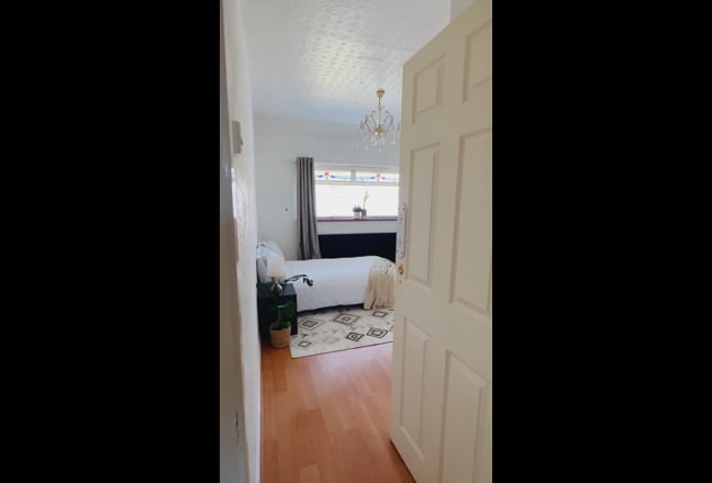 Double Room🛌| New Ensuite✨| 10min walk Lizzy Line🚆 Main Photo