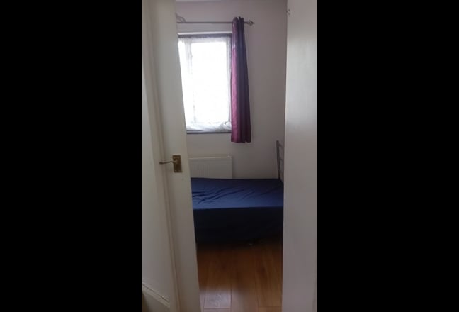  Rooms in Wembley for Vegetarian Bills Inc Main Photo