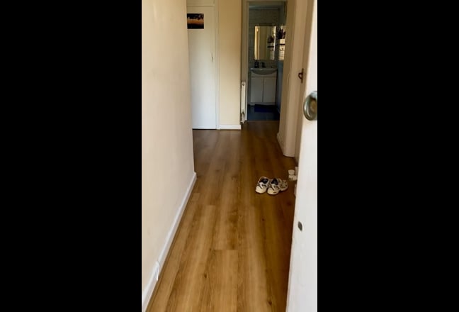 1 bright bedroom in 2 bed flat Main Photo
