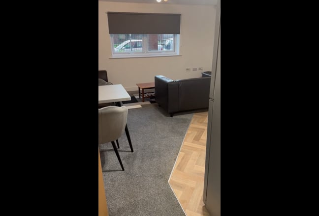 2 bed 2 bath apt in Salford FF or flat share Main Photo