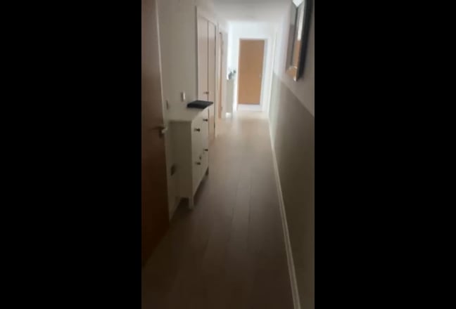 Large Bright room to rent in Colindale gardens Main Photo