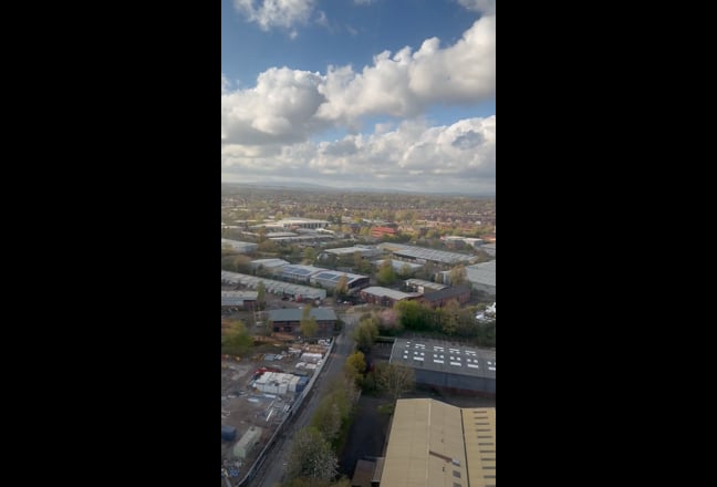  Modern 2 bedroom flat in Salford Quays Main Photo
